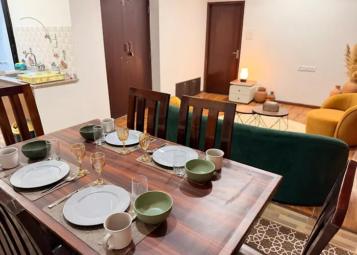 Spacious 3bhk For Families & Groups In Center *