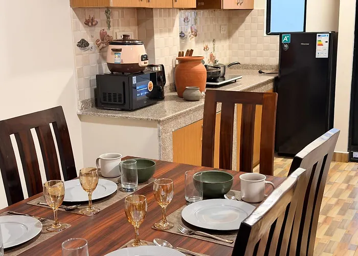 Spacious 3bhk For Families & Groups In Center